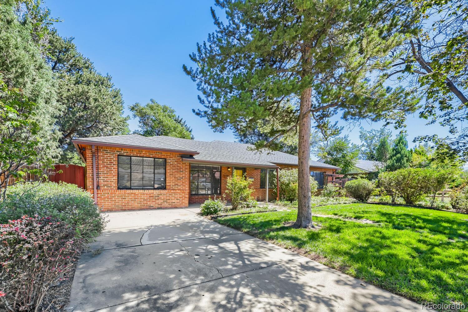 MLS Image #1 for 716  scranton court,aurora, Colorado