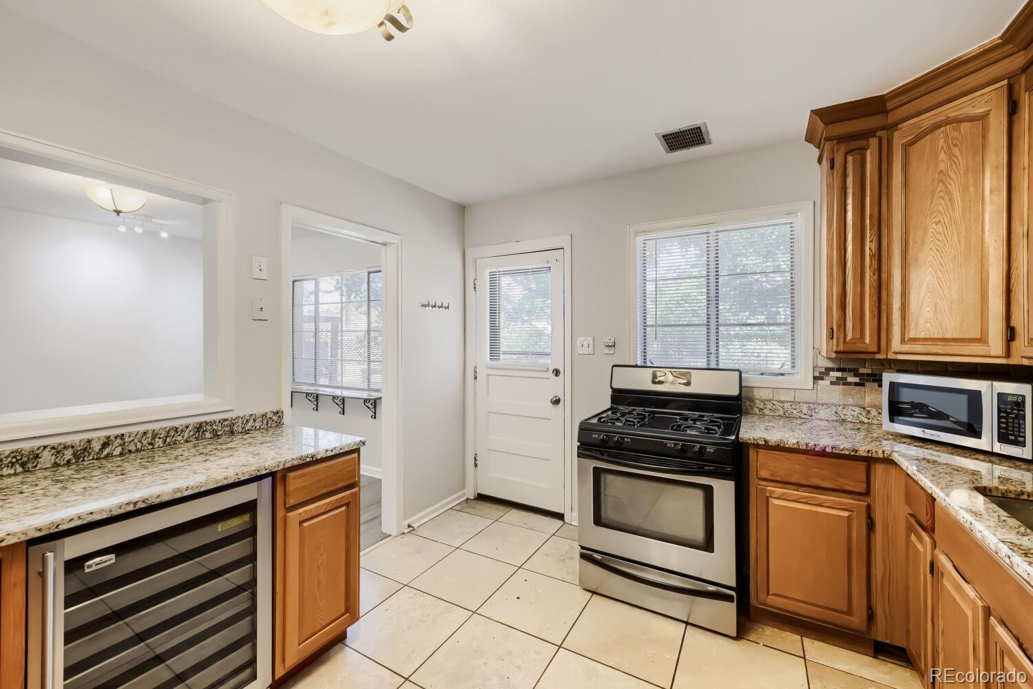 MLS Image #11 for 716  scranton court,aurora, Colorado