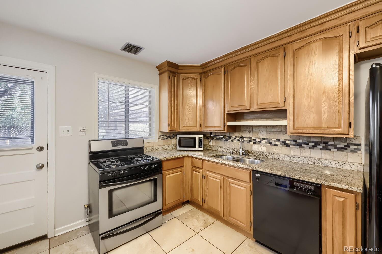 MLS Image #13 for 716  scranton court,aurora, Colorado