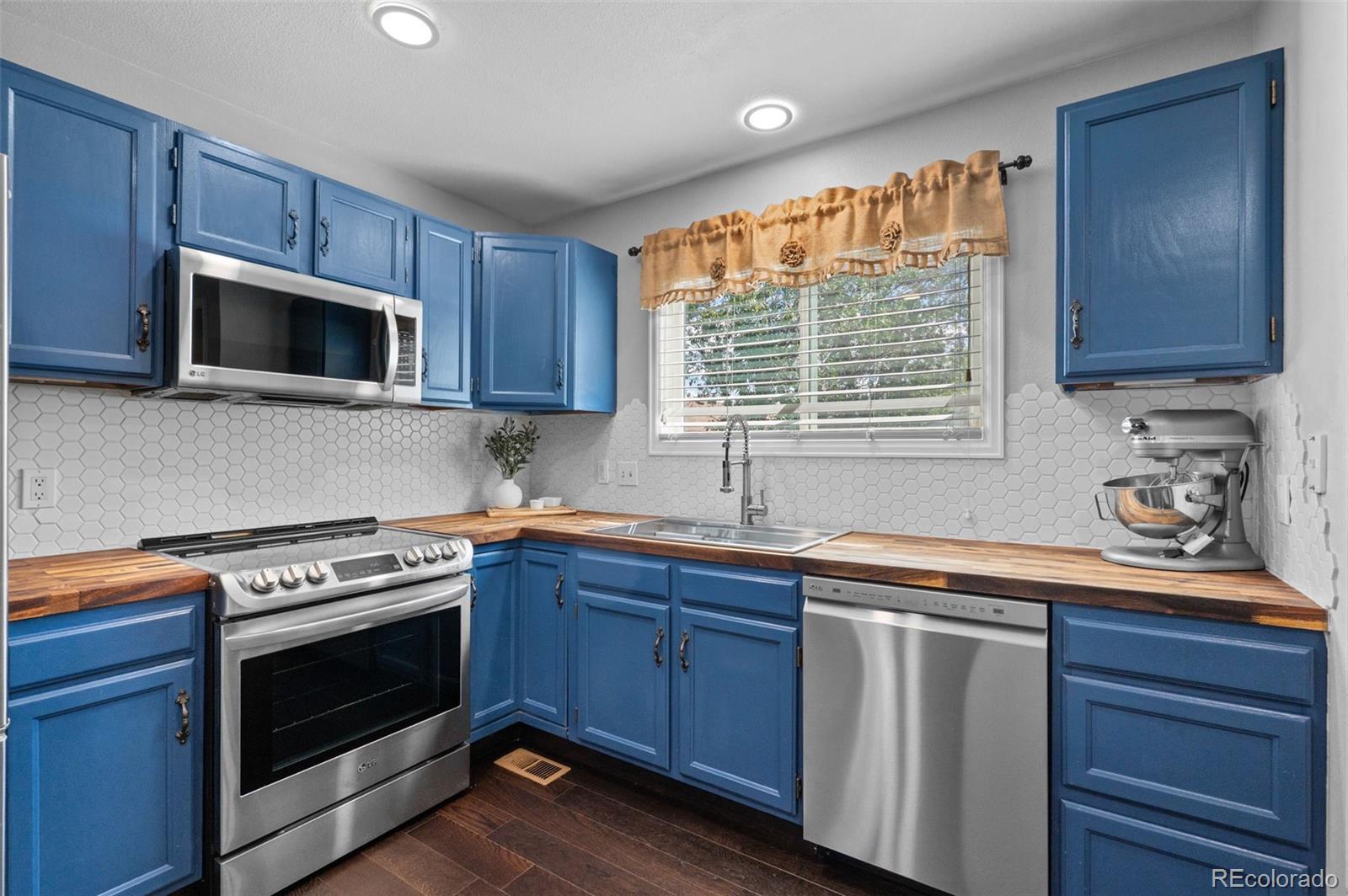 MLS Image #6 for 17572 e wesley place,aurora, Colorado