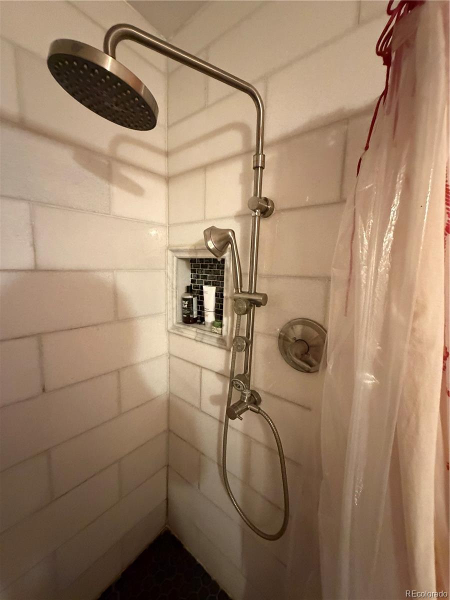 MLS Image #17 for 2380 s irving street,denver, Colorado