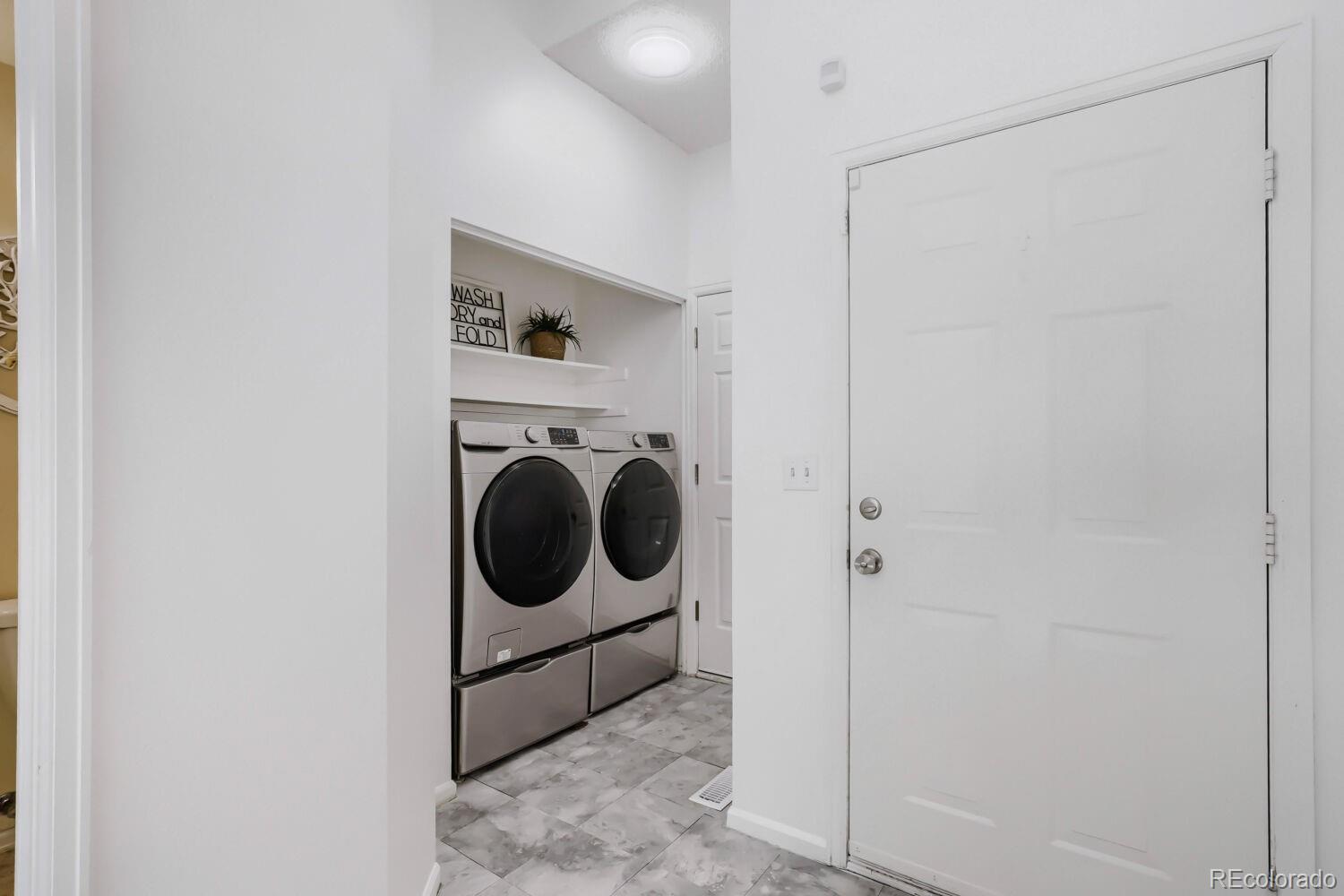 MLS Image #15 for 19406 e 45th avenue,denver, Colorado