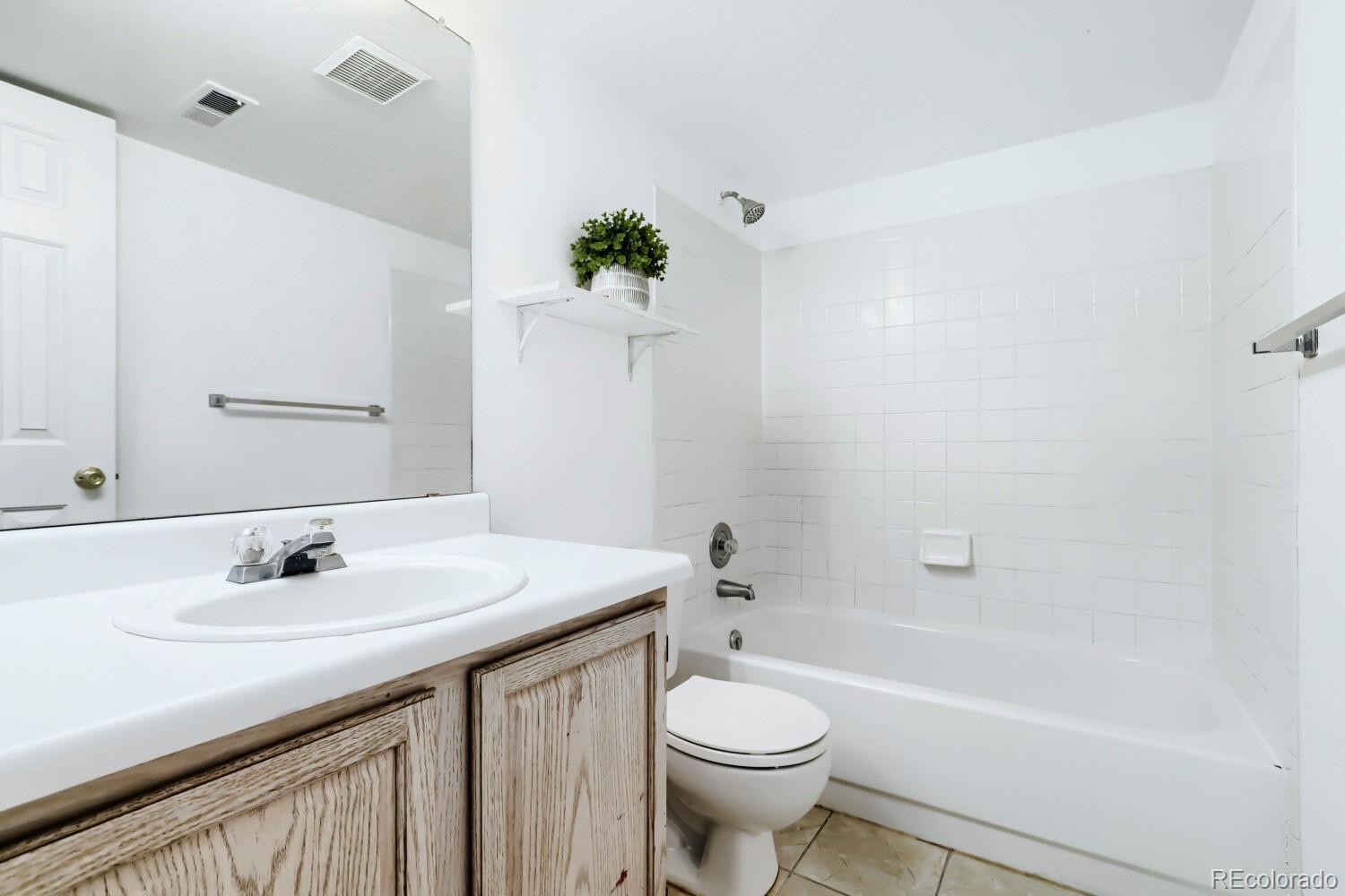 MLS Image #19 for 19406 e 45th avenue,denver, Colorado