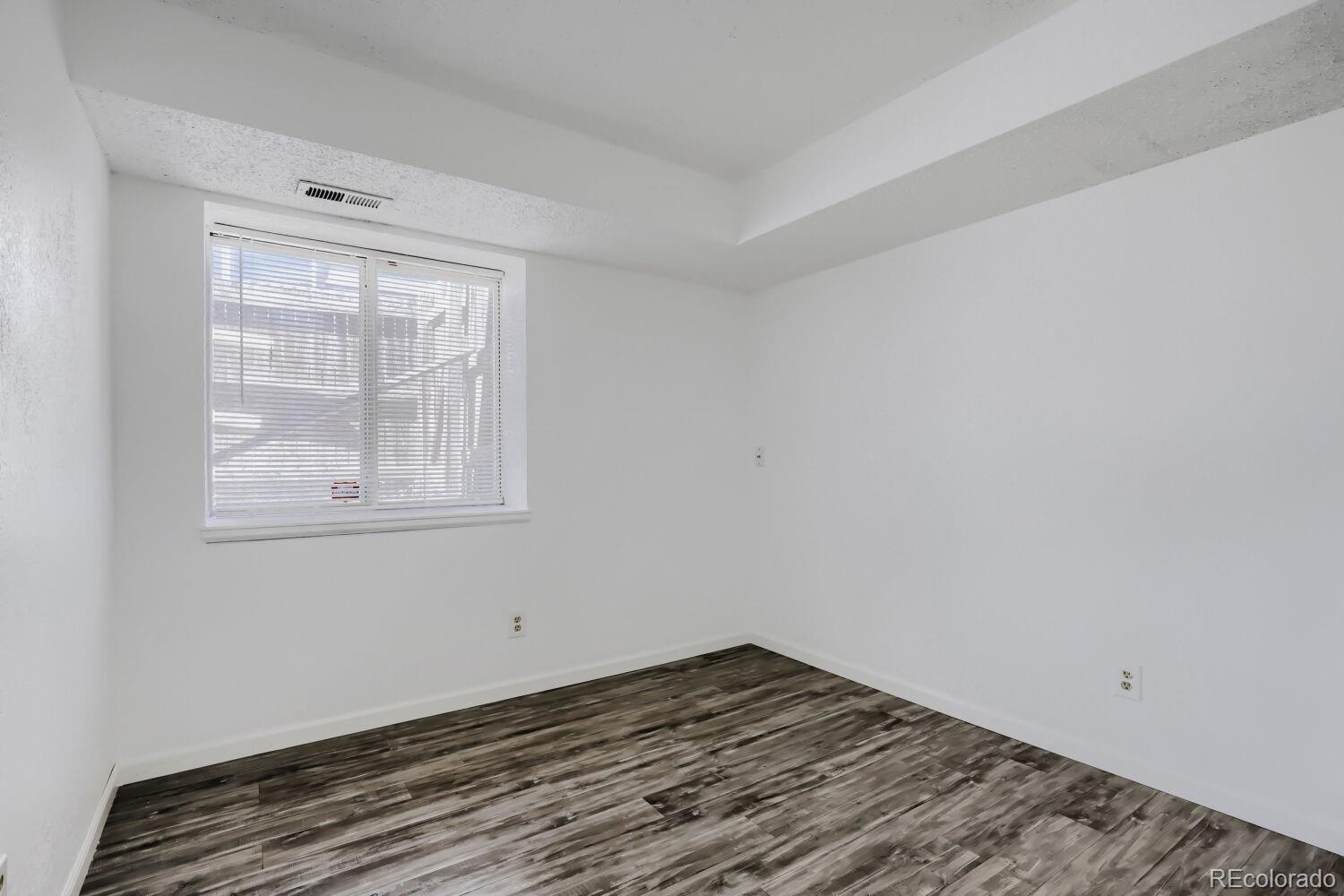 MLS Image #20 for 19406 e 45th avenue,denver, Colorado