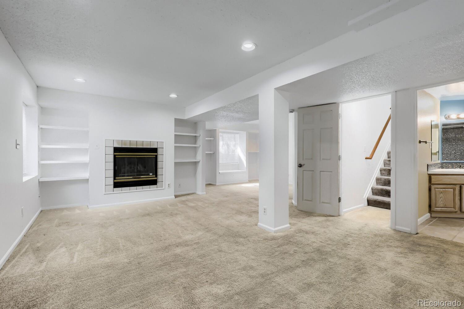 MLS Image #21 for 19406 e 45th avenue,denver, Colorado