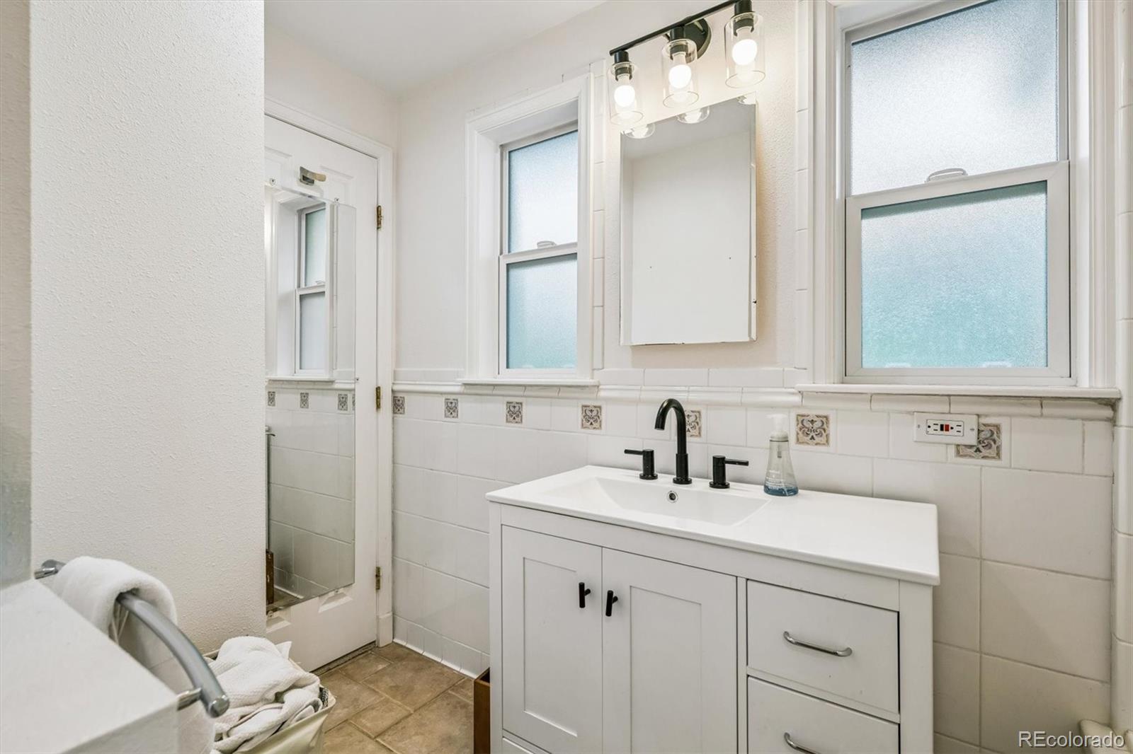 MLS Image #18 for 6523 s datura street,littleton, Colorado