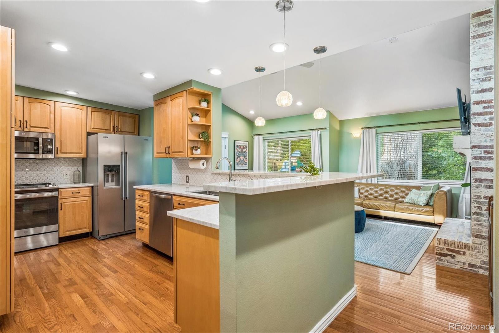 MLS Image #6 for 6523 s datura street,littleton, Colorado