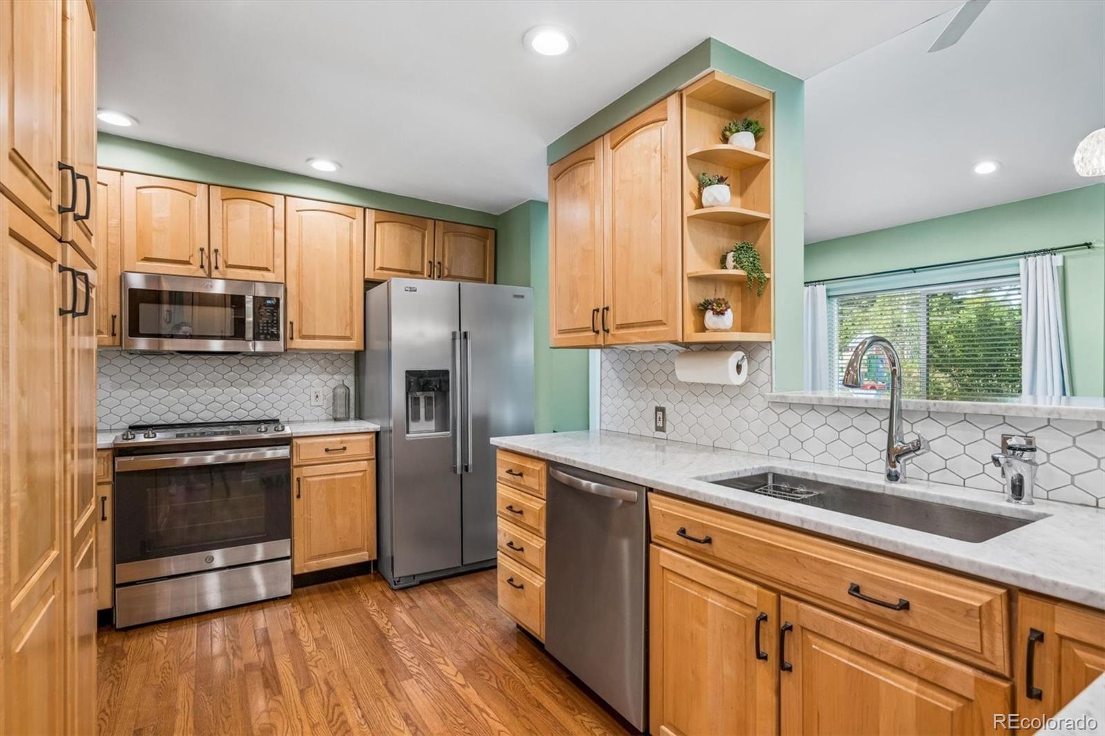 MLS Image #8 for 6523 s datura street,littleton, Colorado