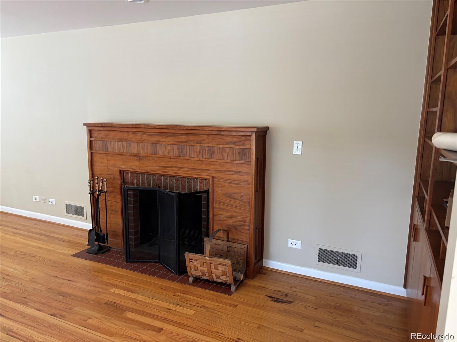MLS Image #4 for 701 s clayton street,denver, Colorado