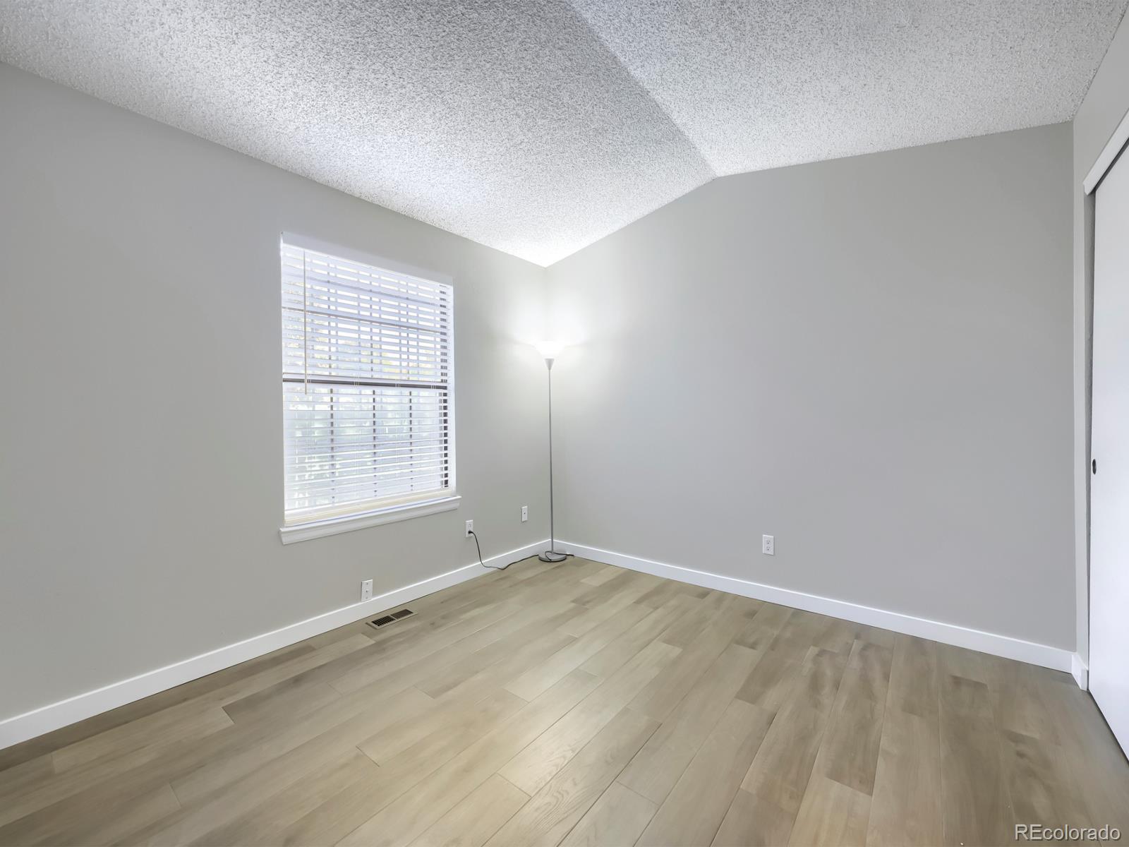 MLS Image #10 for 8218  washington street,denver, Colorado