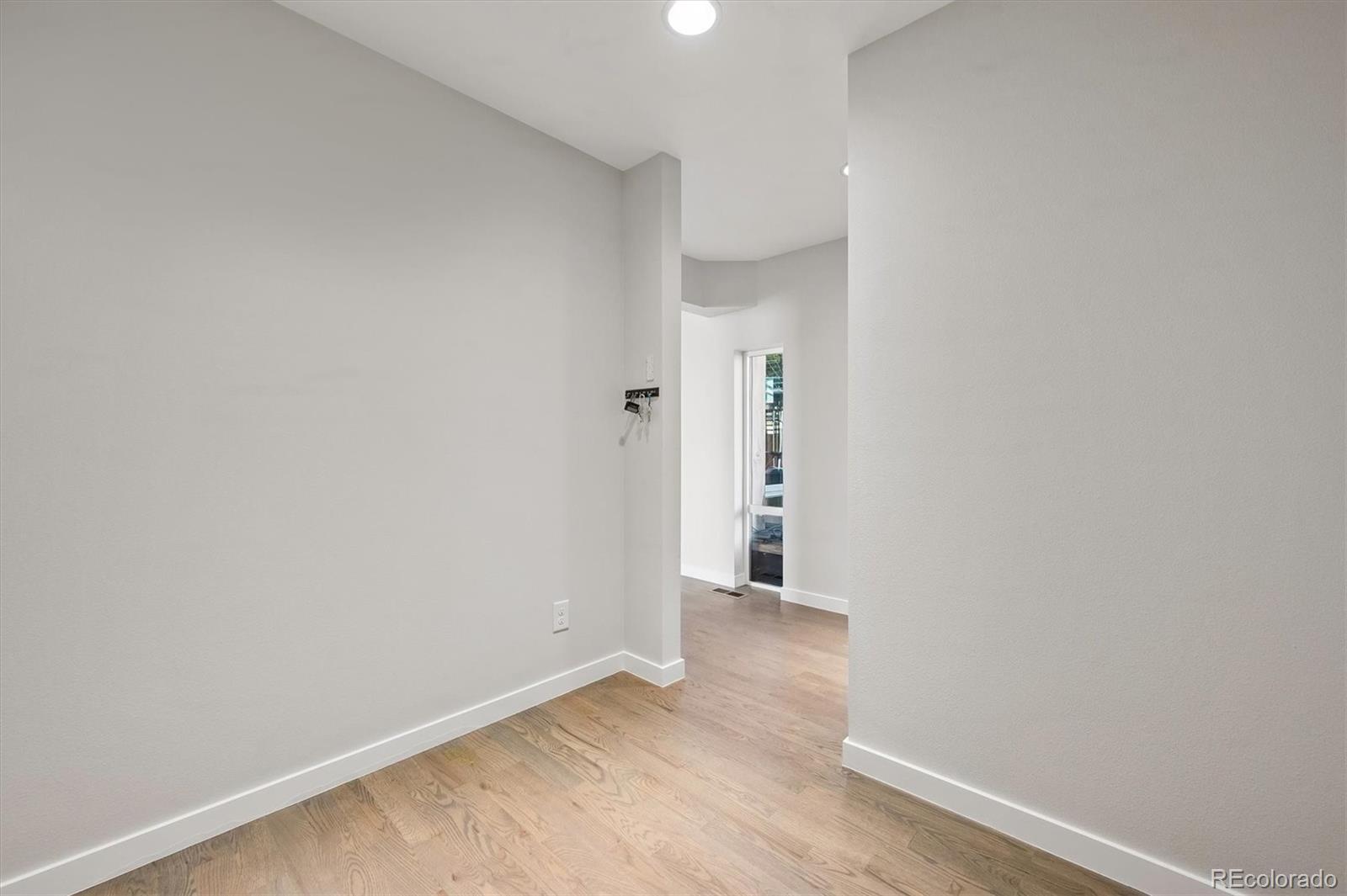 MLS Image #17 for 3215 s dahlia street,denver, Colorado
