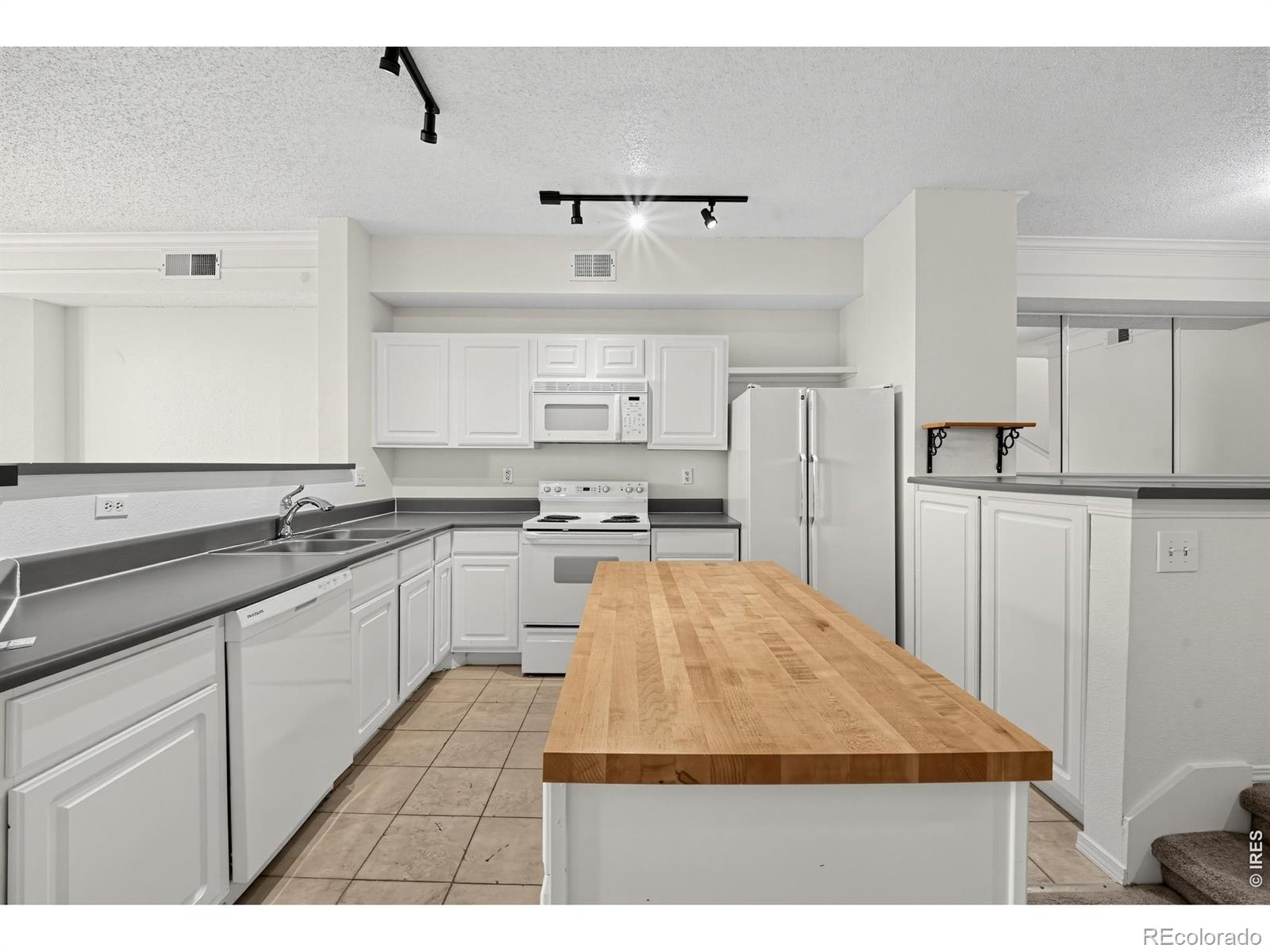 MLS Image #10 for 2086  concord lane,louisville, Colorado