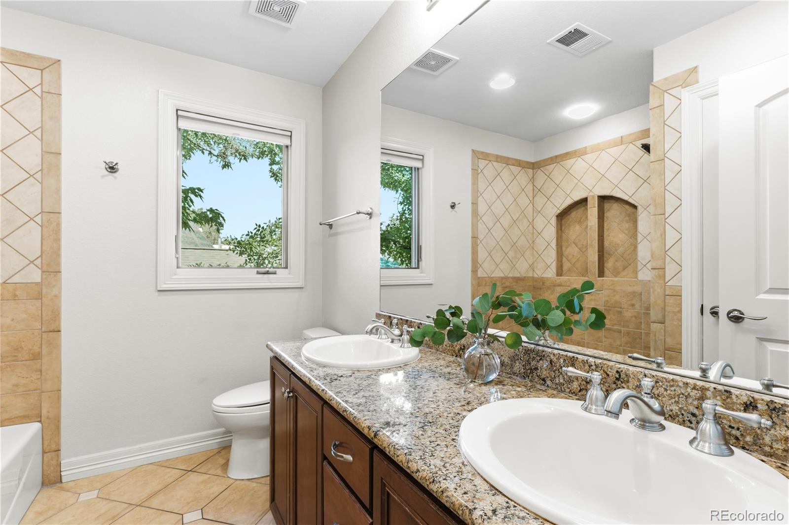 MLS Image #27 for 1325 s josephine street,denver, Colorado