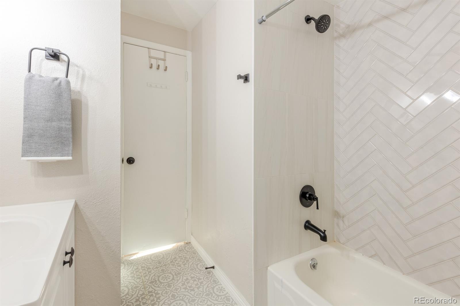 MLS Image #14 for 10346 w 59th place,arvada, Colorado