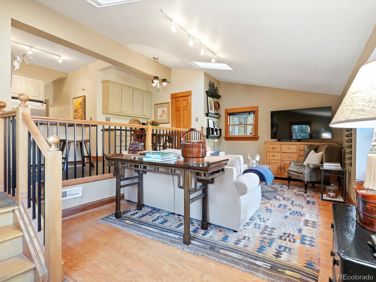 MLS Image #11 for 612 s pennsylvania street,denver, Colorado