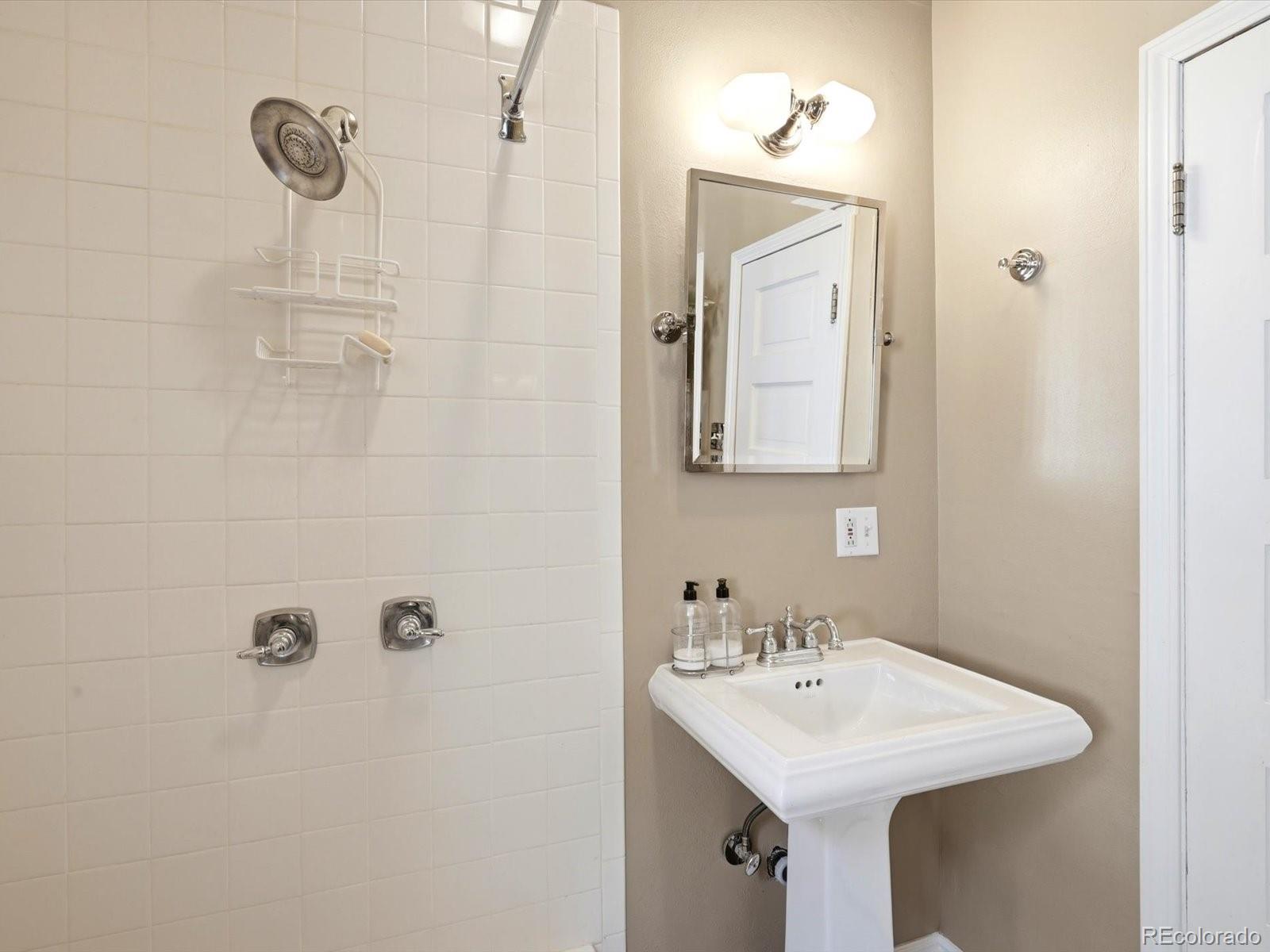 MLS Image #14 for 612 s pennsylvania street,denver, Colorado