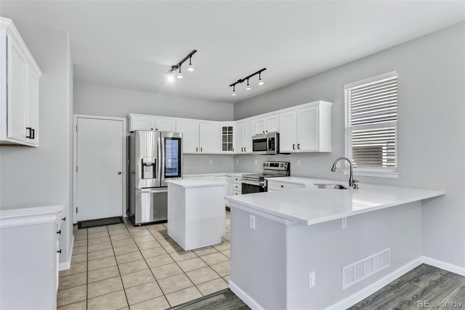 MLS Image #7 for 18099 e orchard place,aurora, Colorado
