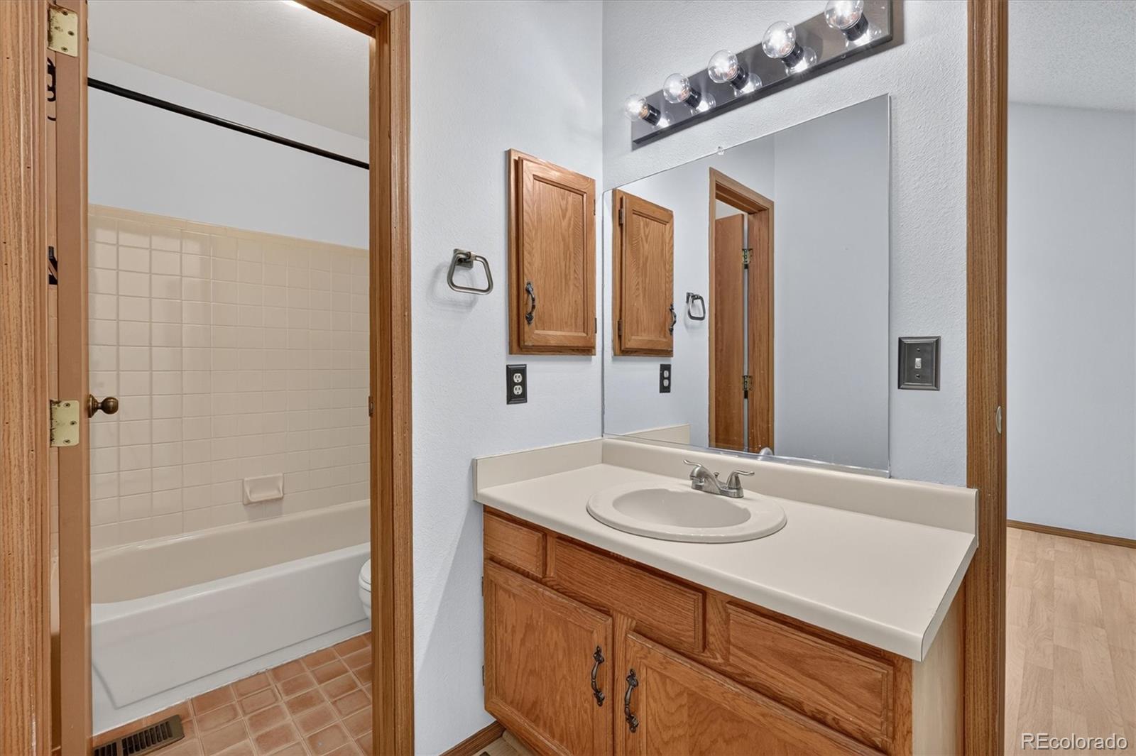 MLS Image #18 for 942 s walden street,aurora, Colorado