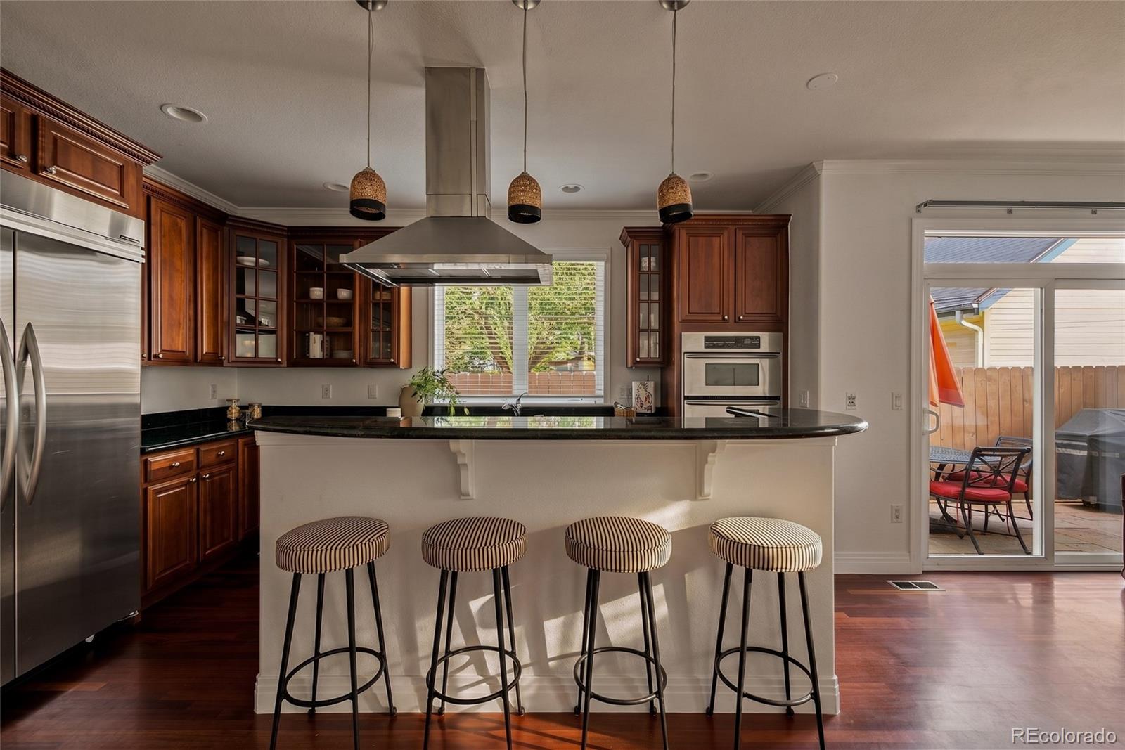 MLS Image #11 for 540  steele street,denver, Colorado