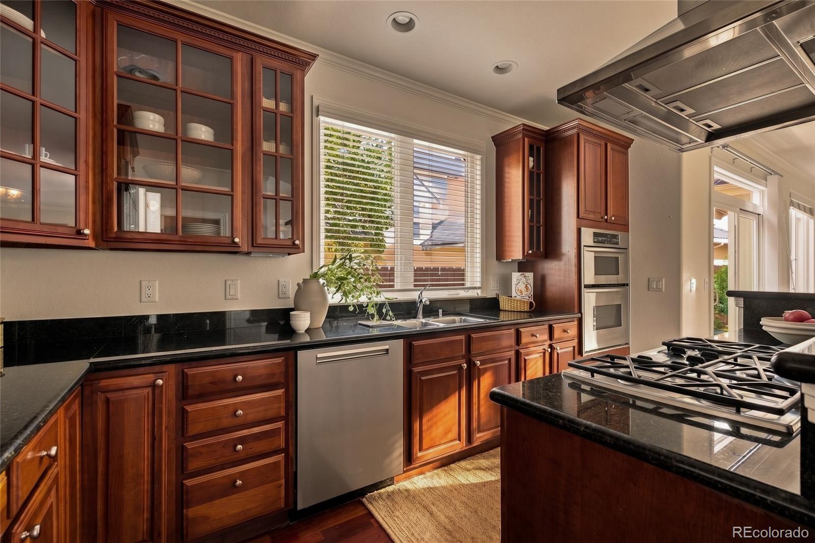 MLS Image #12 for 540  steele street,denver, Colorado
