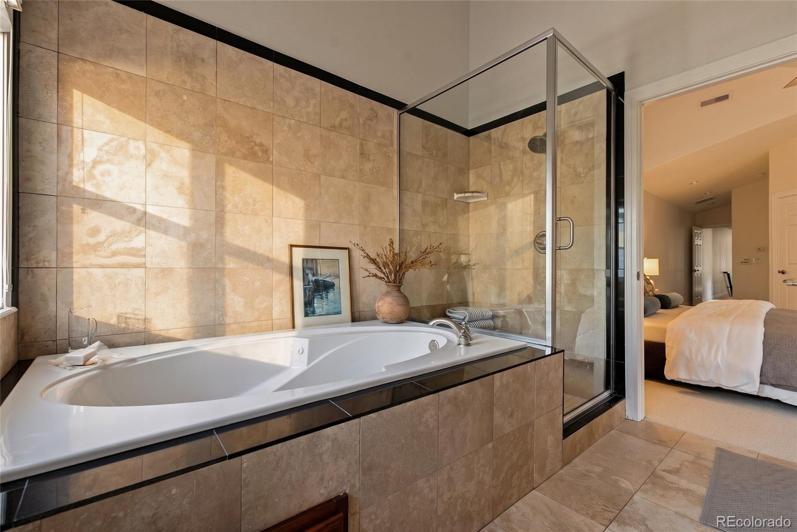 MLS Image #27 for 540  steele street,denver, Colorado