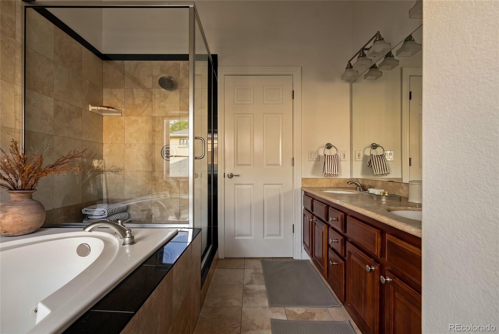 MLS Image #28 for 540  steele street,denver, Colorado