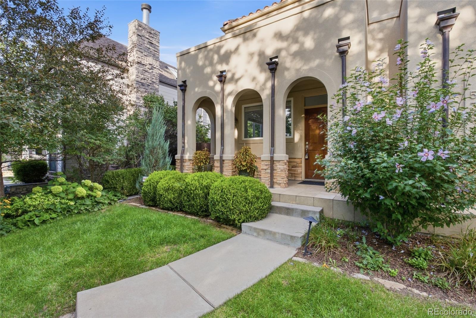 MLS Image #3 for 540  steele street,denver, Colorado