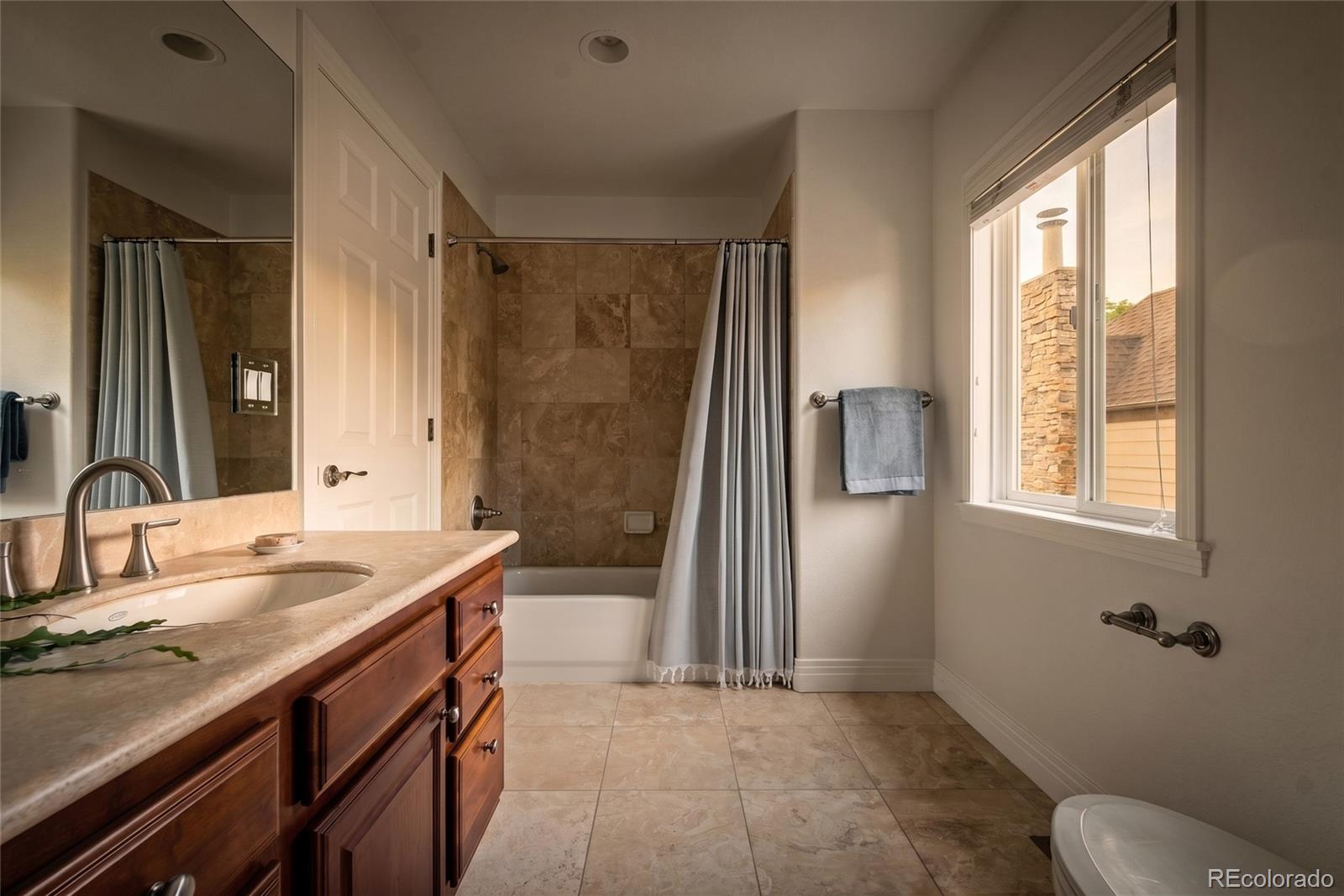 MLS Image #34 for 540  steele street,denver, Colorado