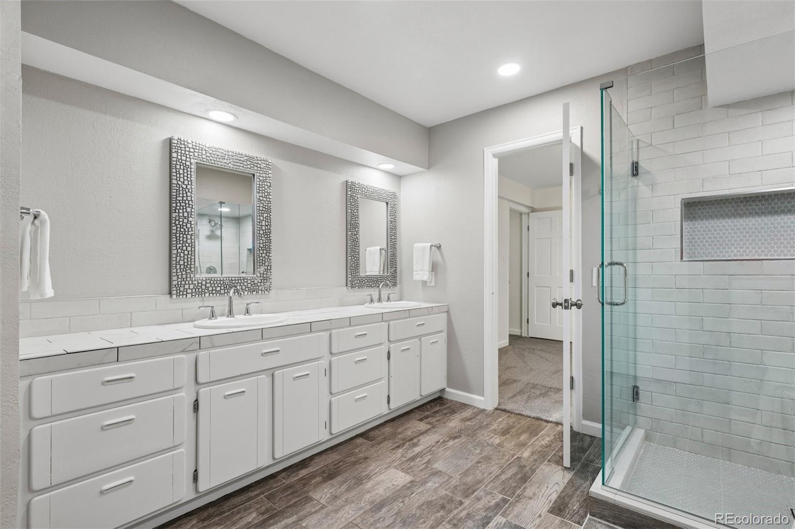 MLS Image #17 for 301 s krameria street,denver, Colorado