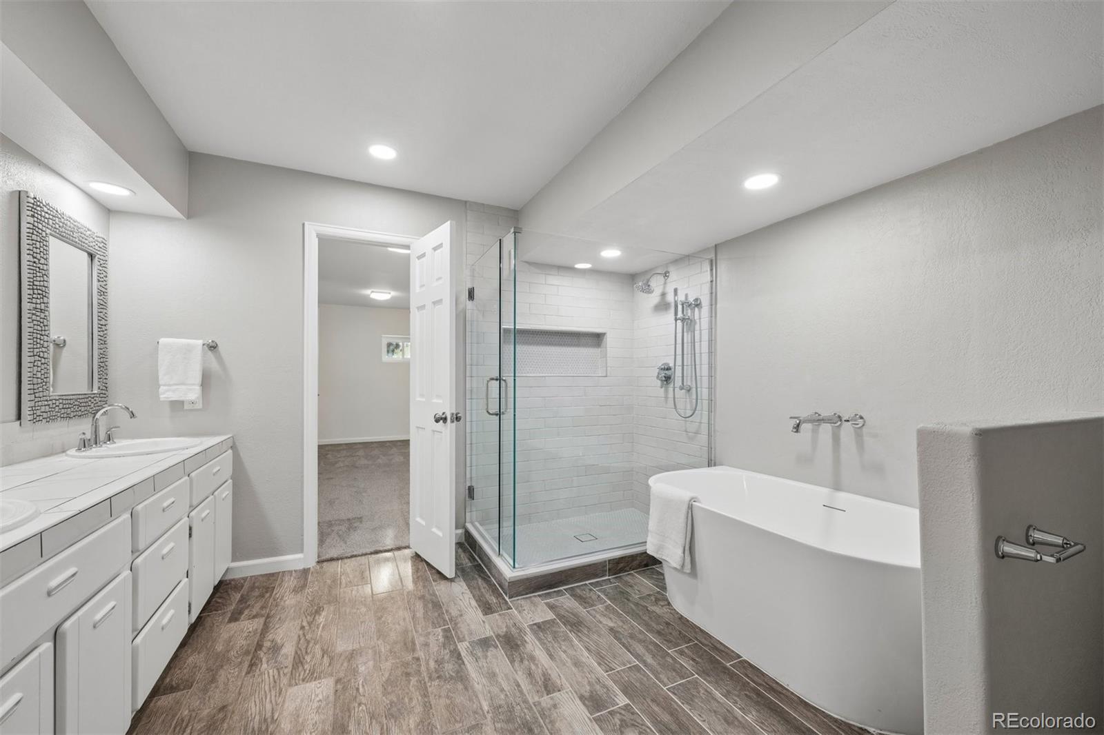MLS Image #18 for 301 s krameria street,denver, Colorado