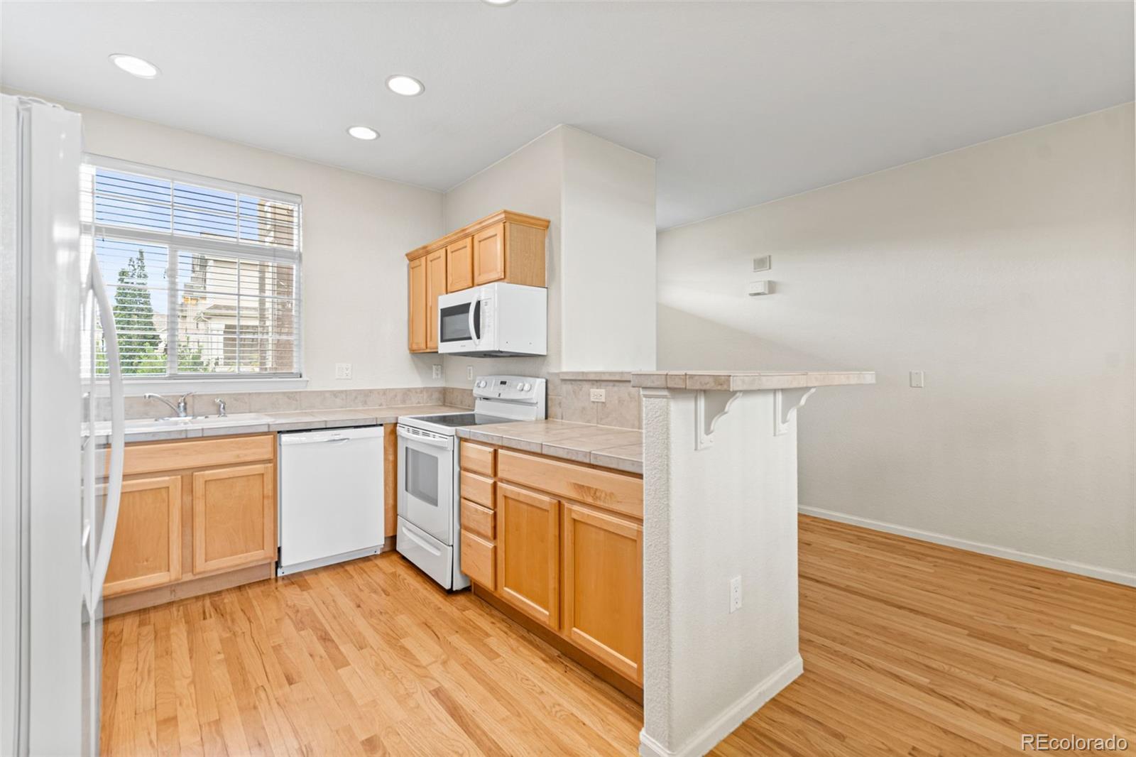 MLS Image #5 for 1433 s emporia court,aurora, Colorado