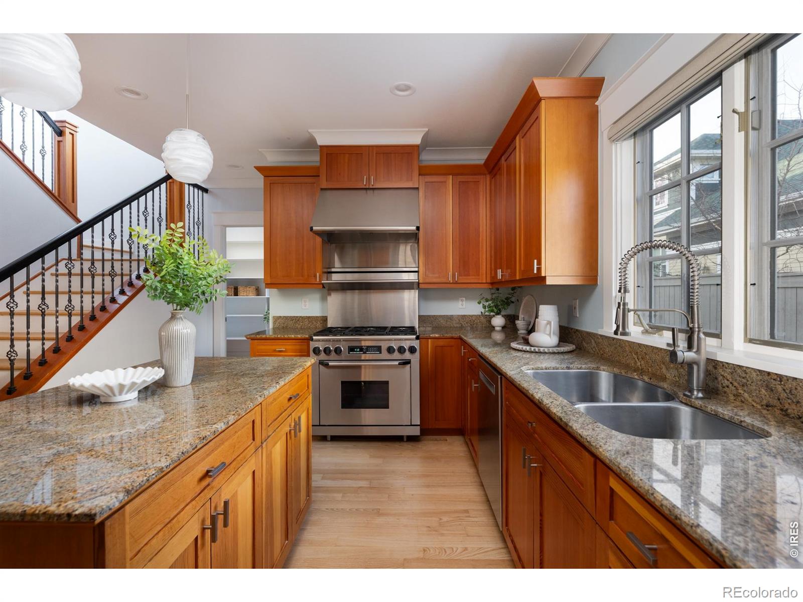 MLS Image #15 for 901  terrace circle,boulder, Colorado
