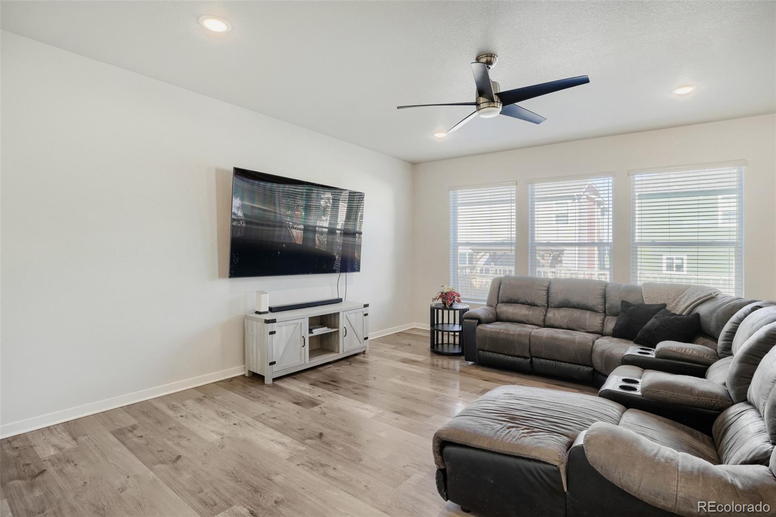MLS Image #10 for 920  plum creek court,brighton, Colorado