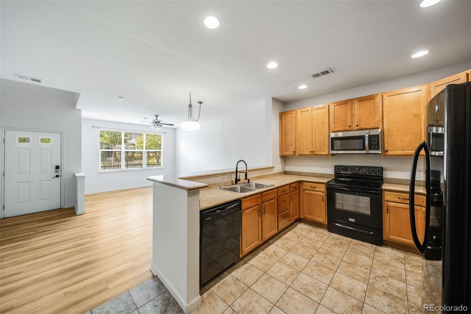 MLS Image #3 for 1753 s buchanan circle,aurora, Colorado