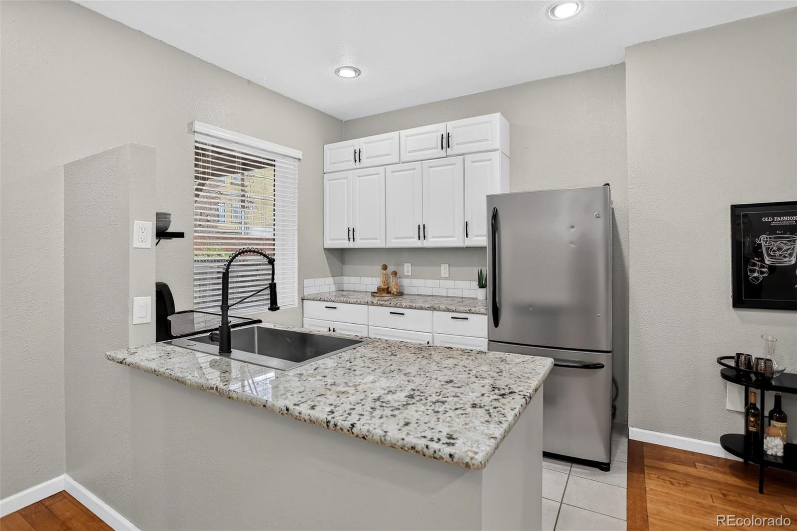 MLS Image #5 for 1763  vine street,denver, Colorado