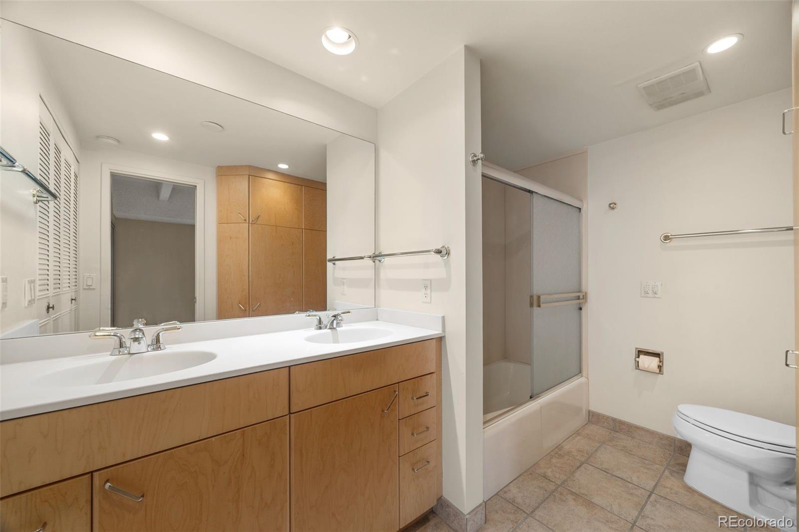 MLS Image #22 for 7865 e mississippi avenue,denver, Colorado