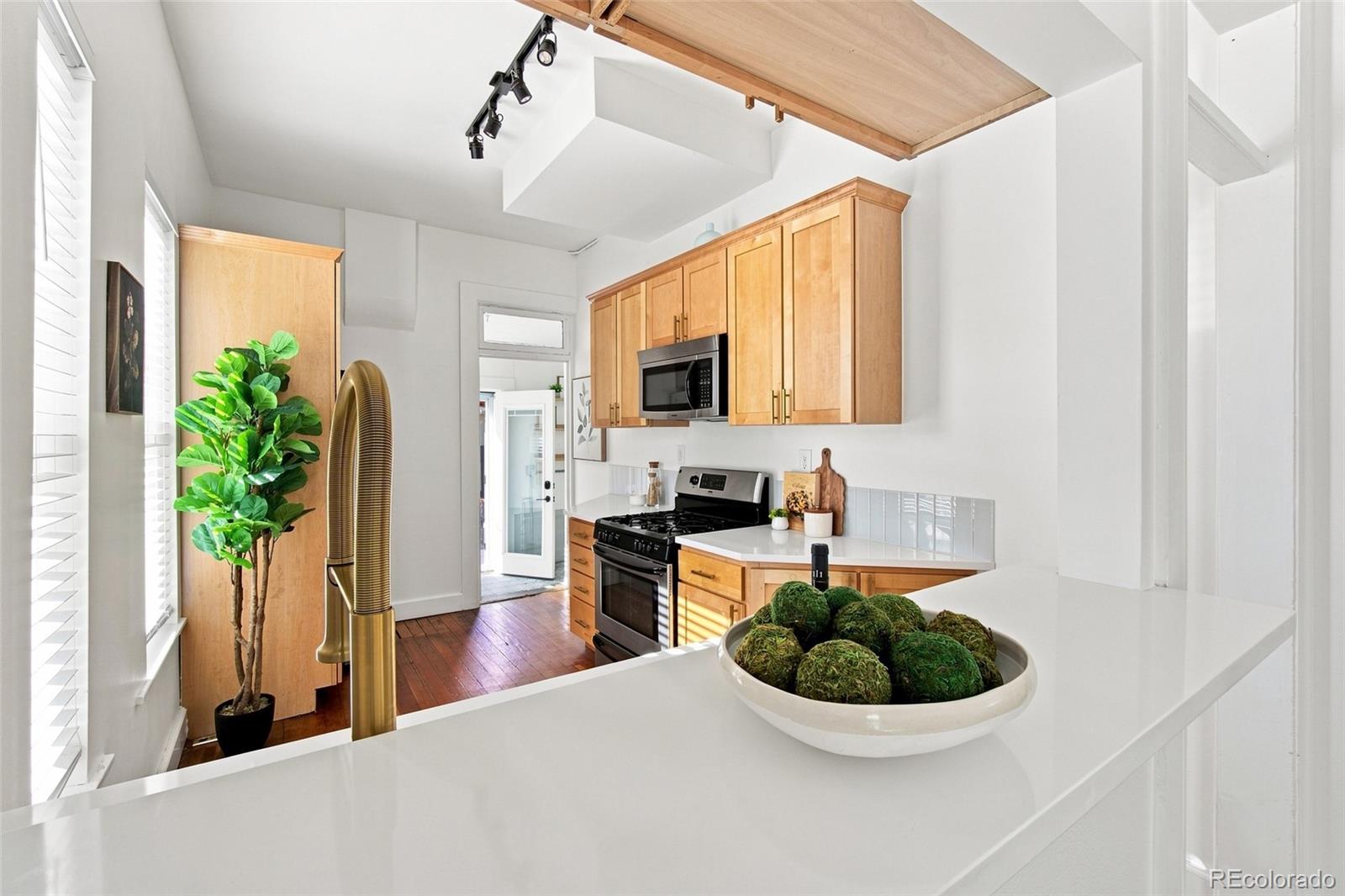 MLS Image #11 for 2909  glenarm place,denver, Colorado