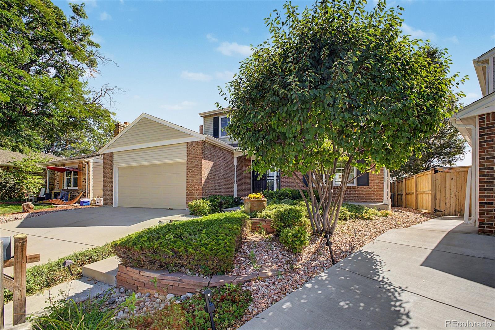 MLS Image #3 for 487 s kingston circle,aurora, Colorado