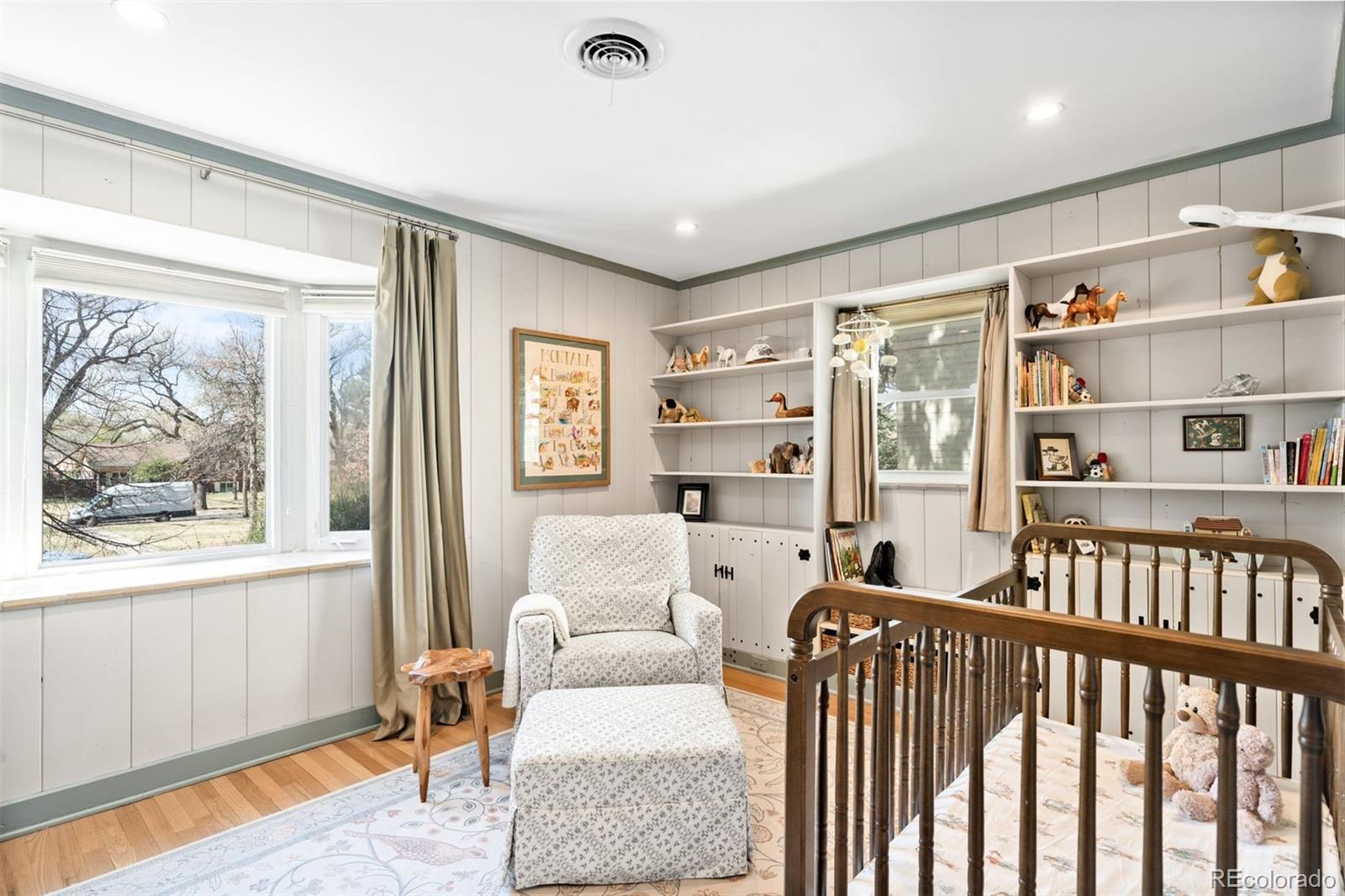 MLS Image #18 for 1130 n monaco parkway,denver, Colorado