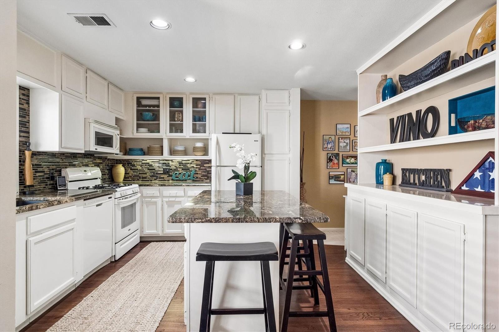 MLS Image #10 for 475  columbine street,denver, Colorado
