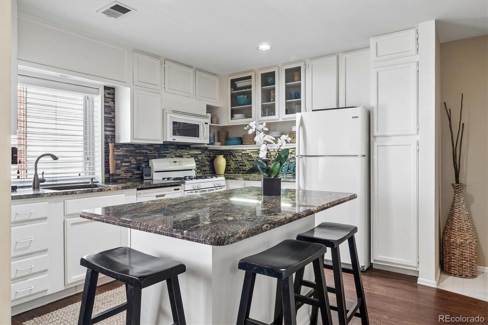 MLS Image #11 for 475  columbine street,denver, Colorado