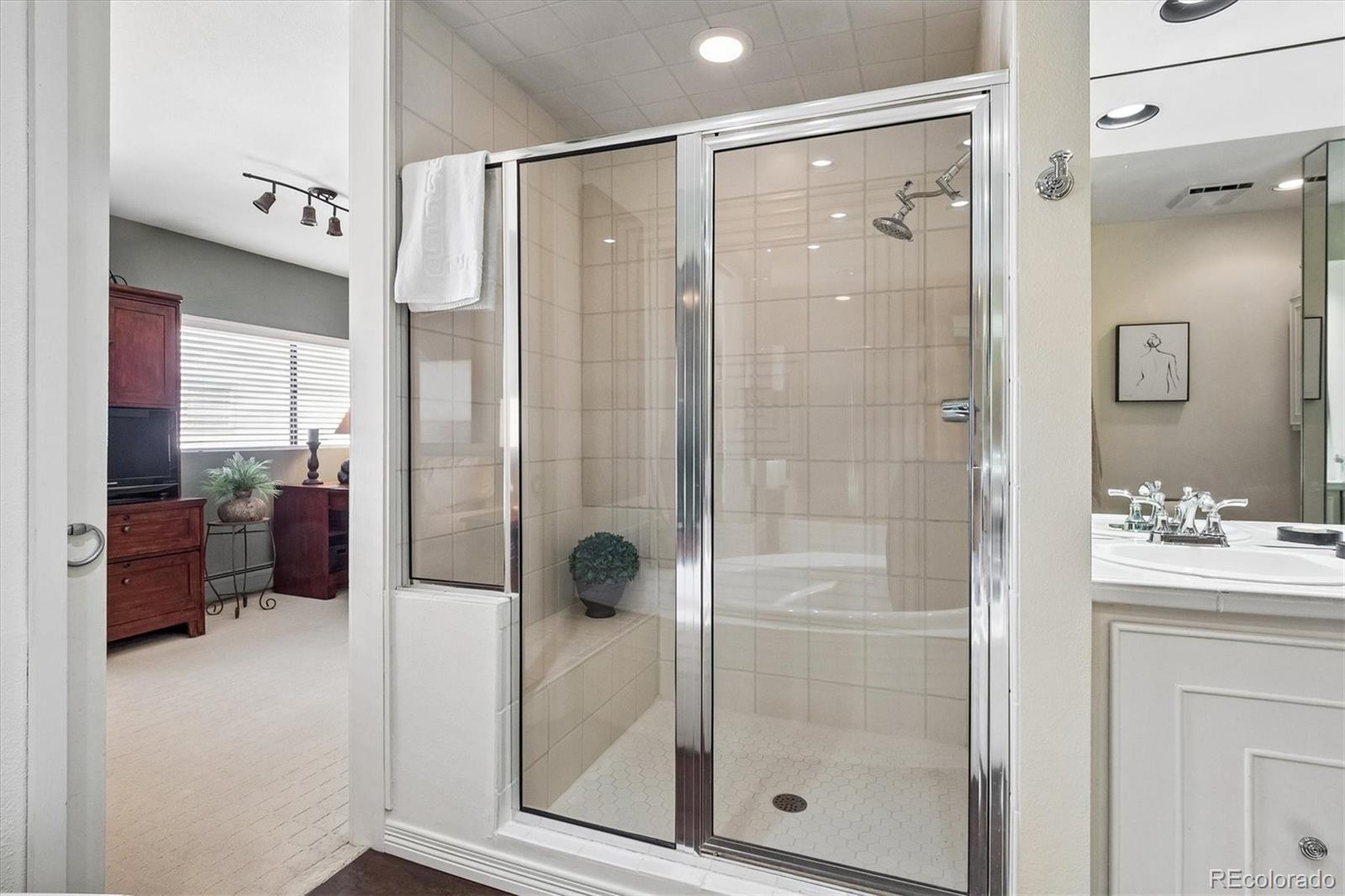MLS Image #22 for 475  columbine street,denver, Colorado