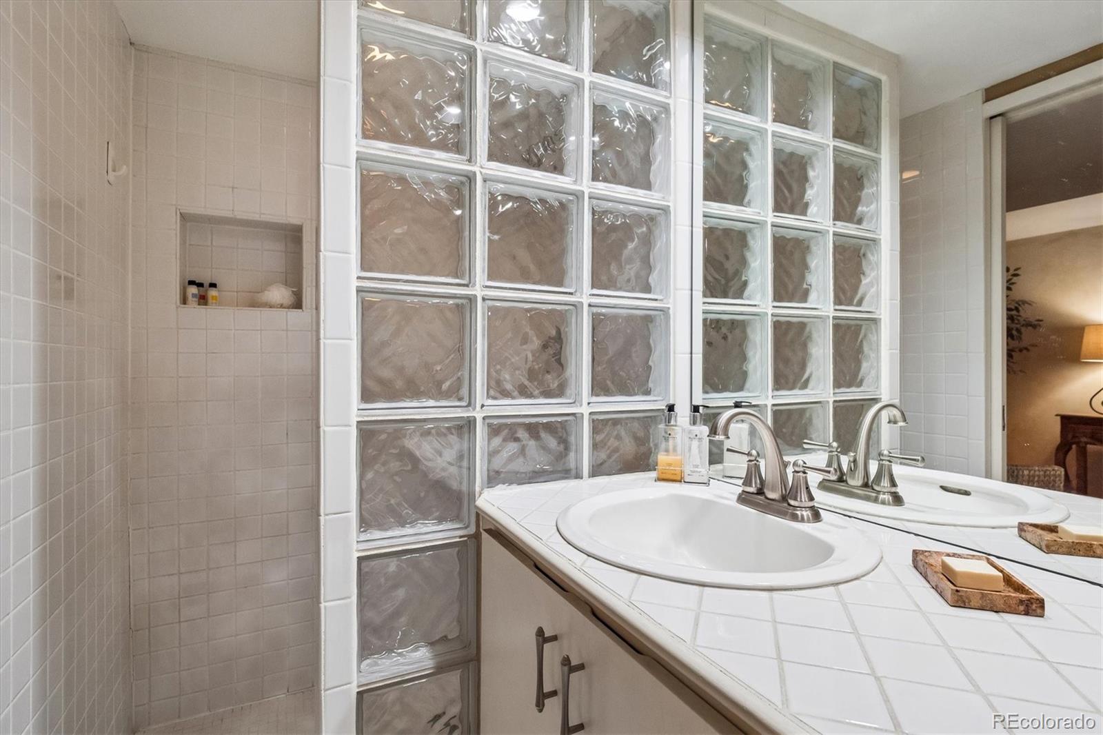 MLS Image #29 for 475  columbine street,denver, Colorado