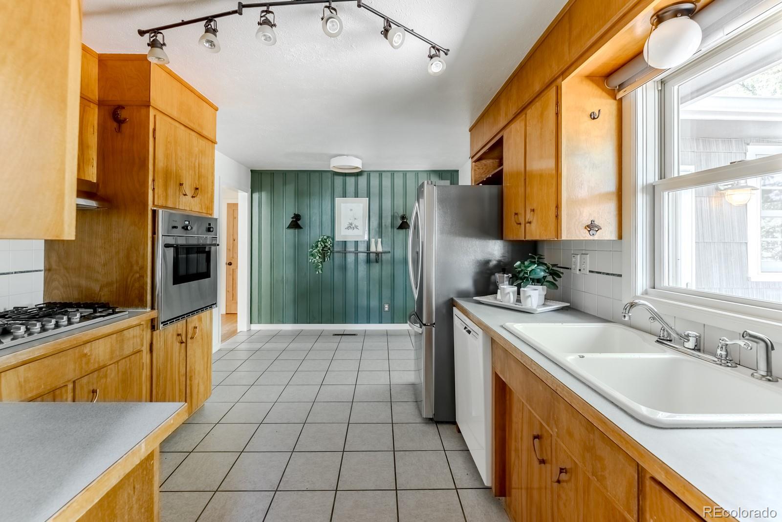 MLS Image #11 for 601 s longmont avenue,lafayette, Colorado