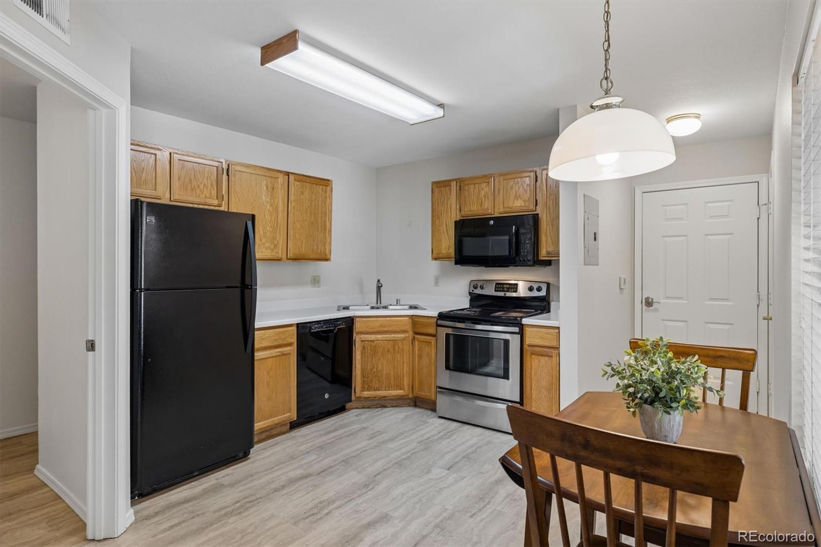MLS Image #5 for 8621 e dry creek road,centennial, Colorado