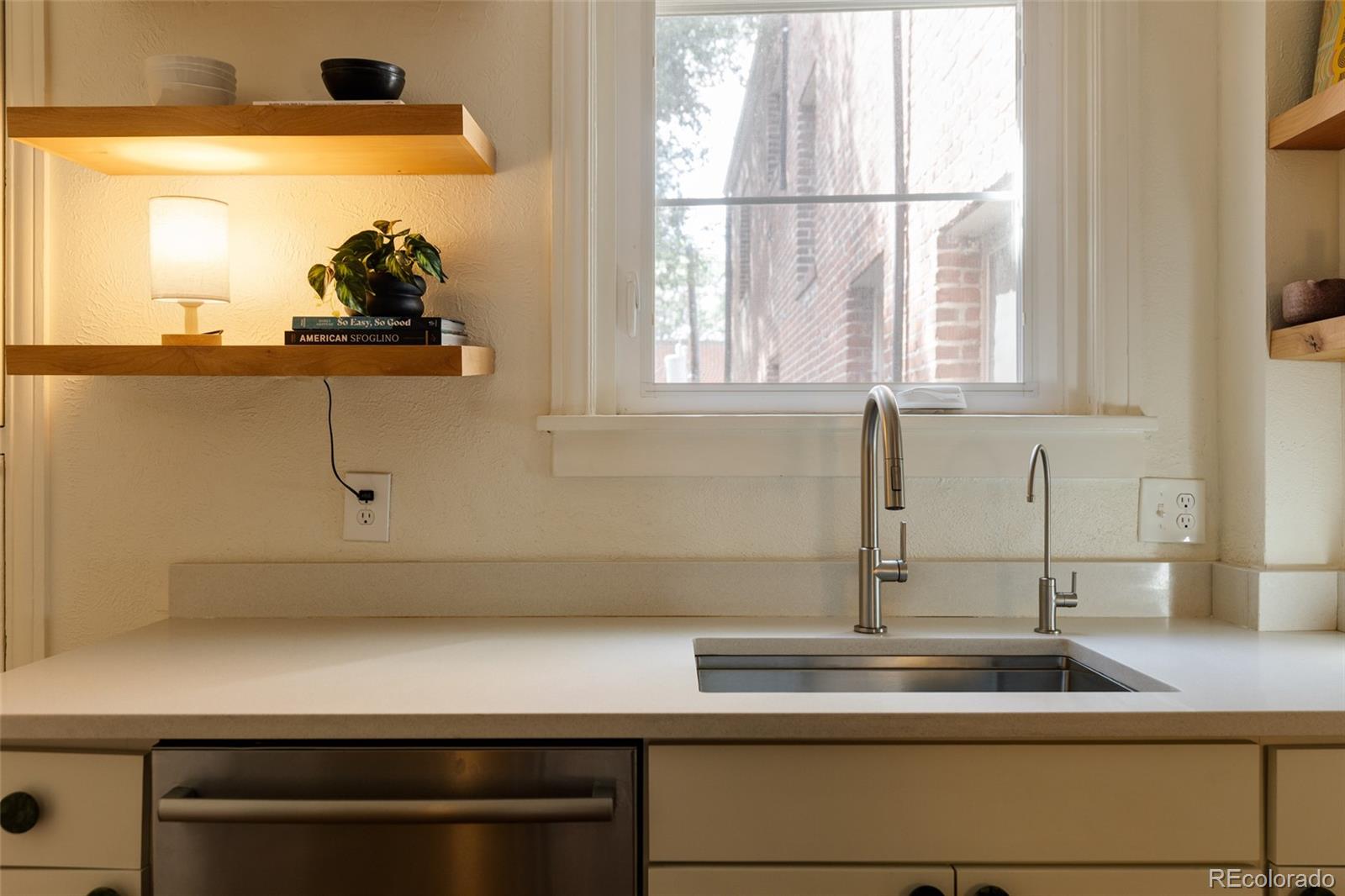 MLS Image #14 for 1369 n downing street 4,denver, Colorado
