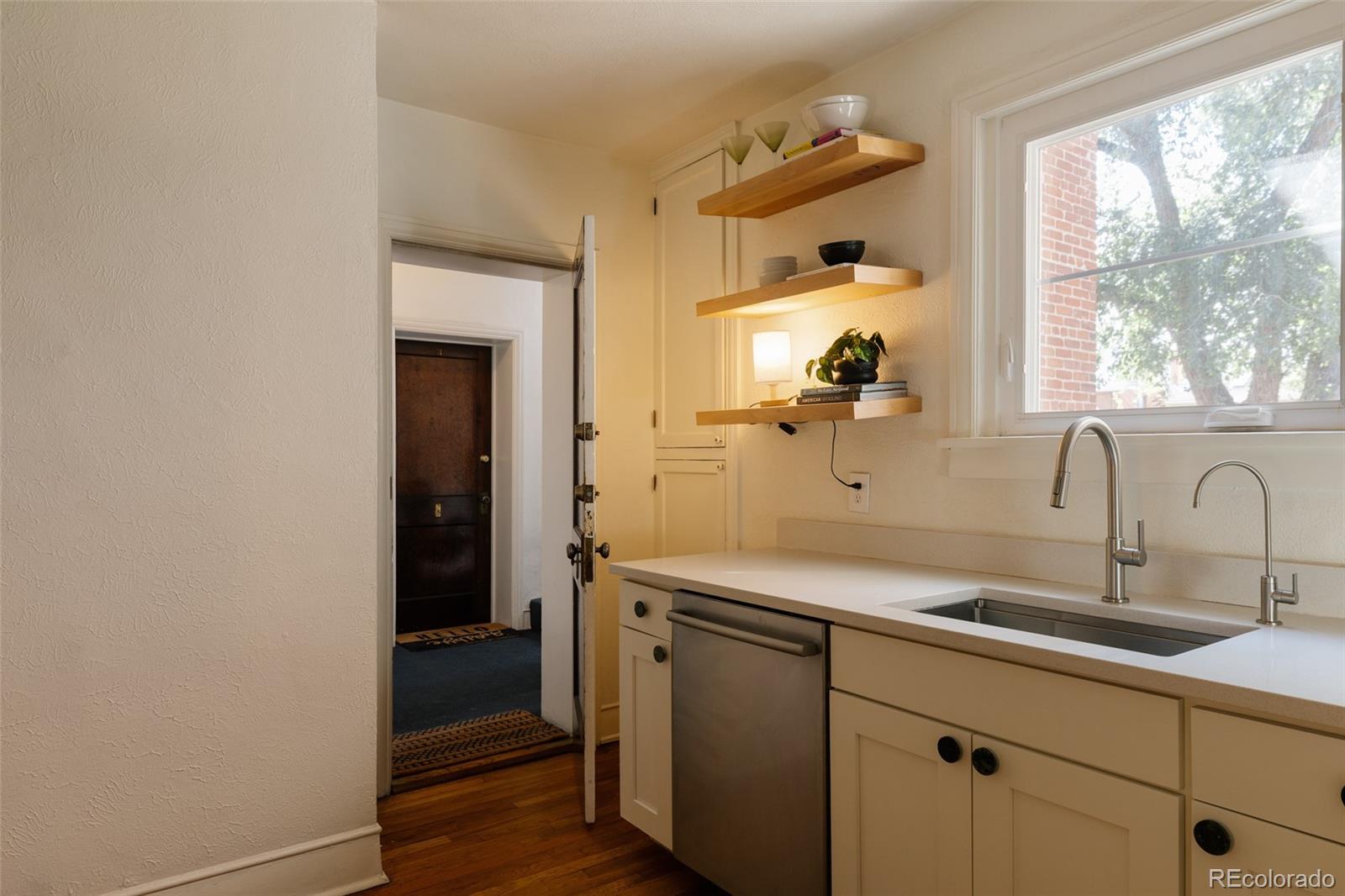 MLS Image #16 for 1369 n downing street 4,denver, Colorado