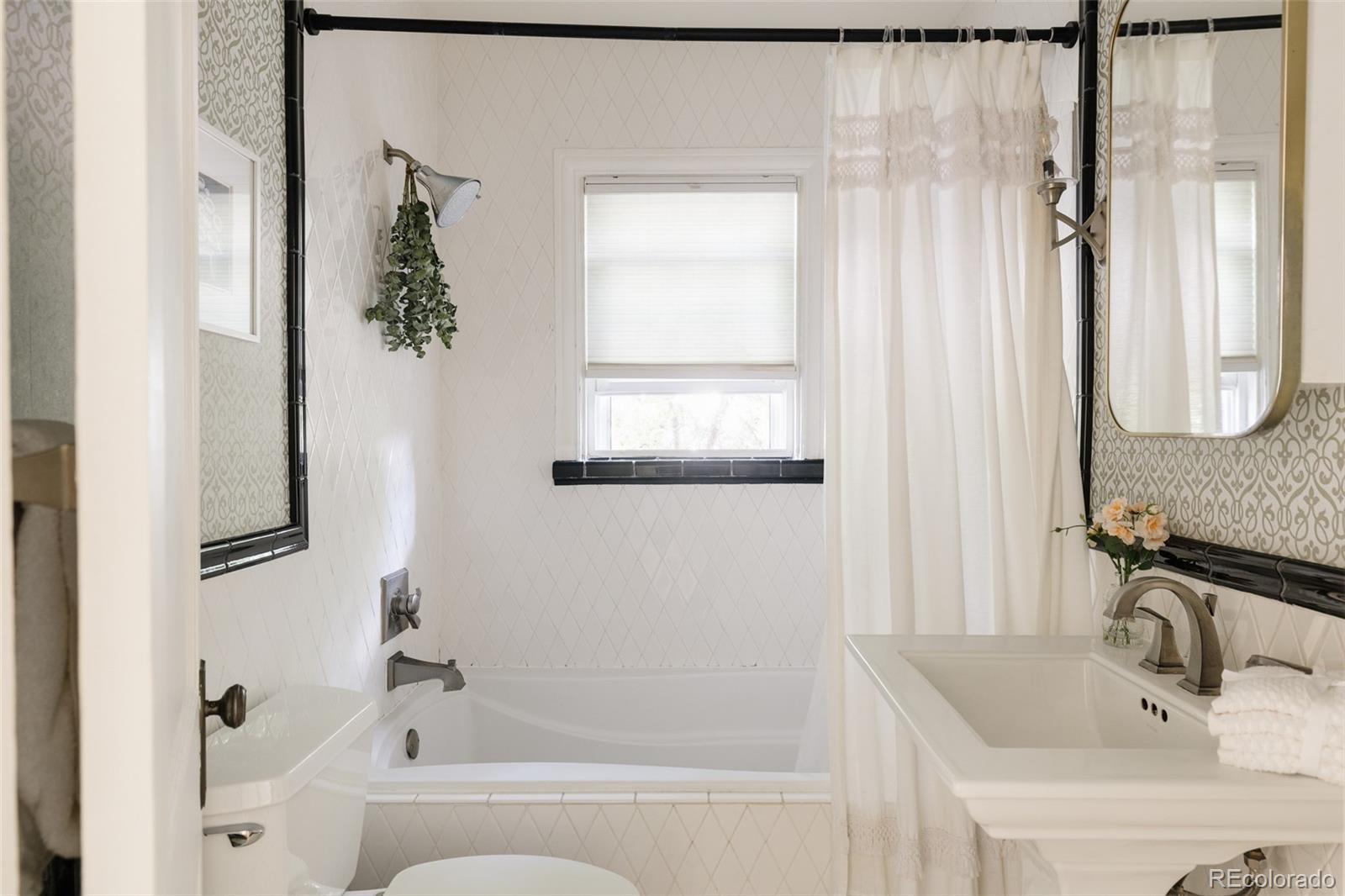 MLS Image #21 for 1369 n downing street 4,denver, Colorado