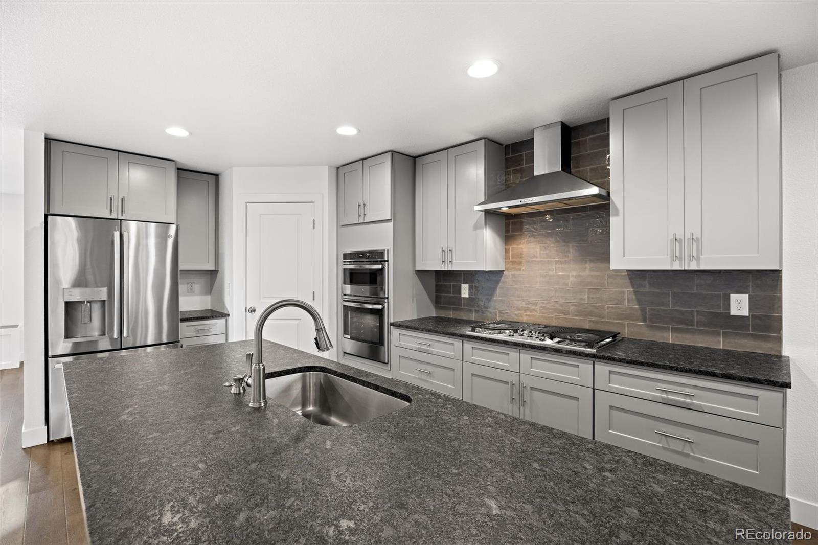 MLS Image #10 for 3054 n speer boulevard,denver, Colorado