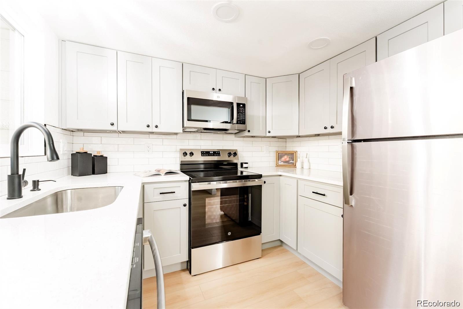 MLS Image #5 for 7978  chase circle b,arvada, Colorado